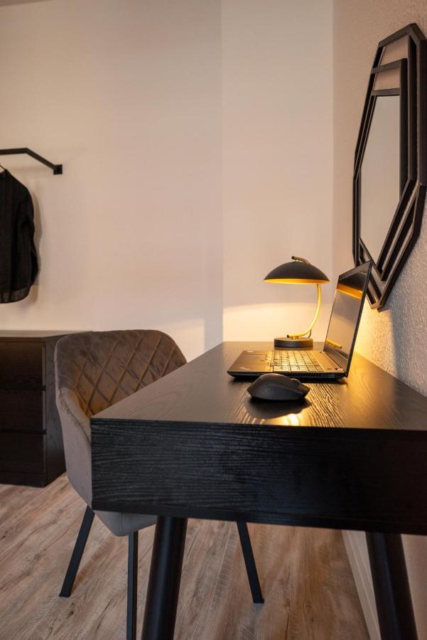 Maremar - Design Apartment - Luxus Boxspringbett - Zentral - Kueche - Arbeitsplatz - Highspeed Wlan Gera Exterior foto